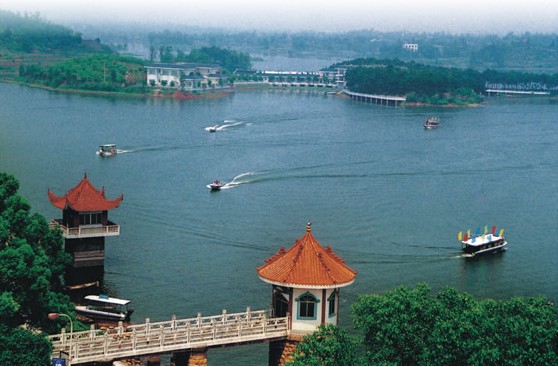 玉龙湖景区